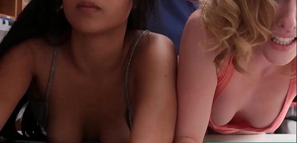  Hot Girls Bonnie Grey and Maya Bijou on Wild Threesome - Teenrobbers.com